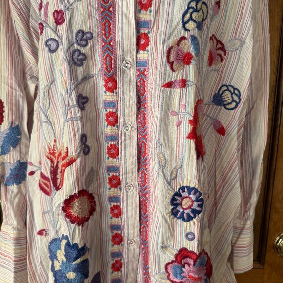 Johnny Was Workshop White w/Pinstripes & Embroidered Flowers Shirt 1X - Picture 4 of 14